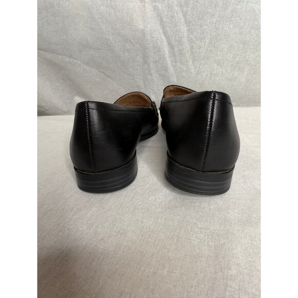 Natrualizer Loafer Low Heal Black Leather Gold Tone Chain Accent Slip On 6.5 - Picture 6 of 10